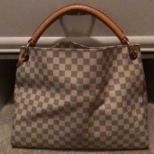 Louis Vuitton Artsy Handbag Damier
